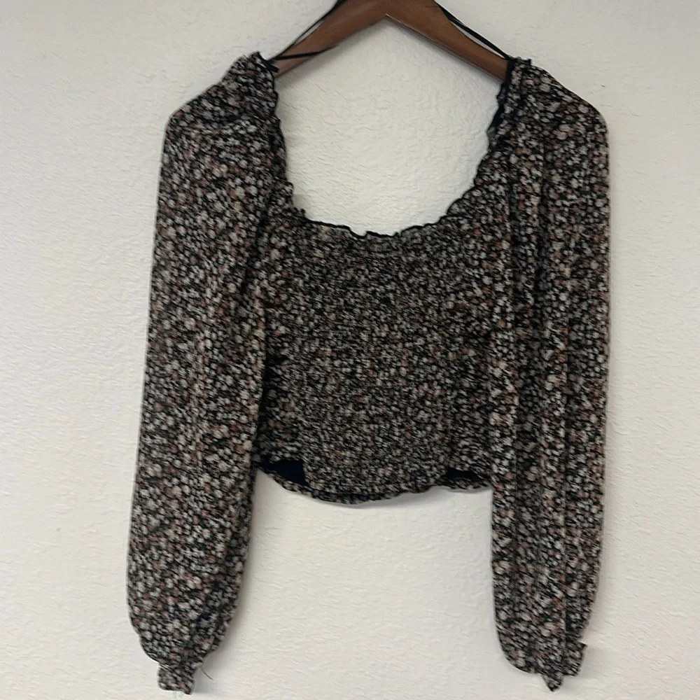 ASTR The Label Floral Ruched Sweetheart Neck Crop Top